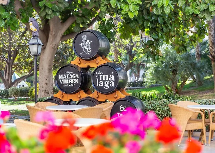 At Mitjana Plaza * Malaga